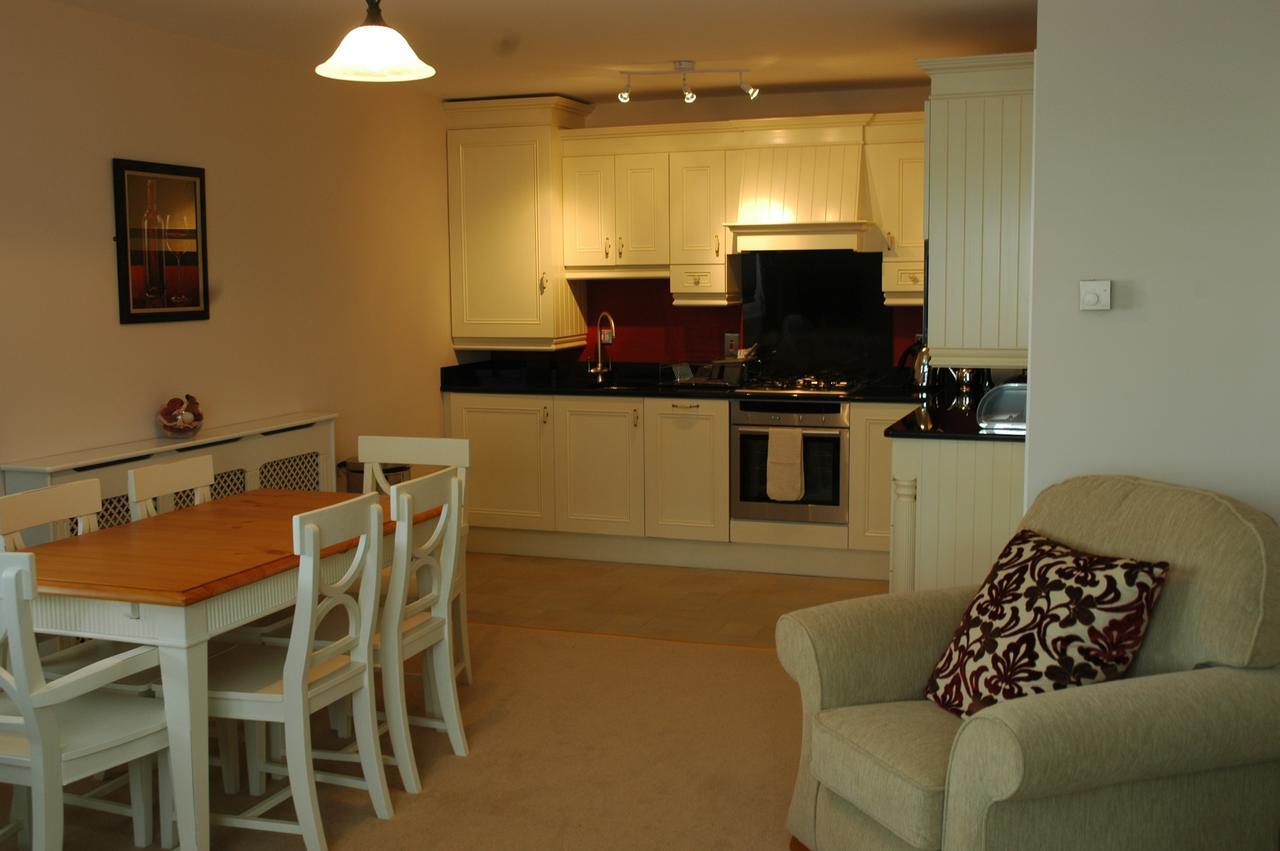 Moyvalley Hotel Self Catering Cottages Esterno foto