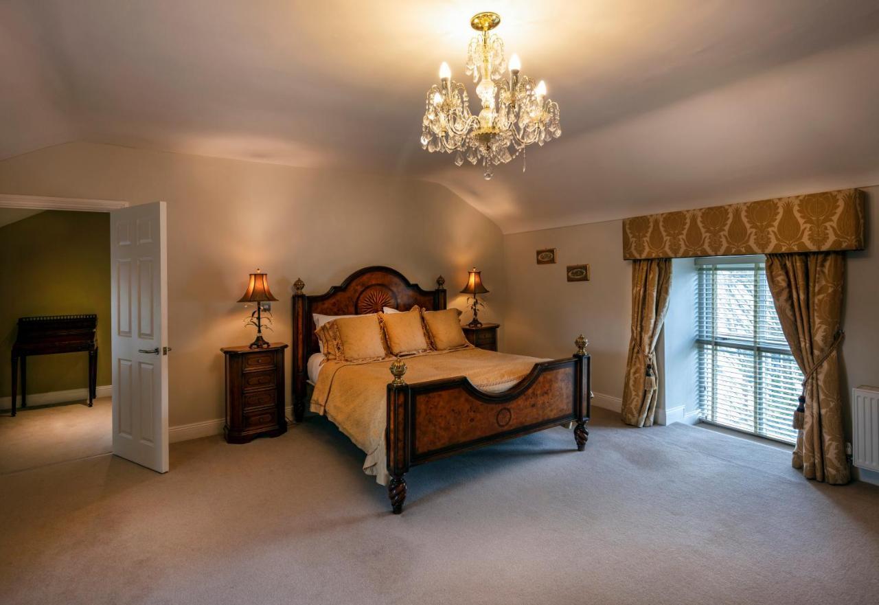 Moyvalley Hotel Self Catering Cottages Esterno foto